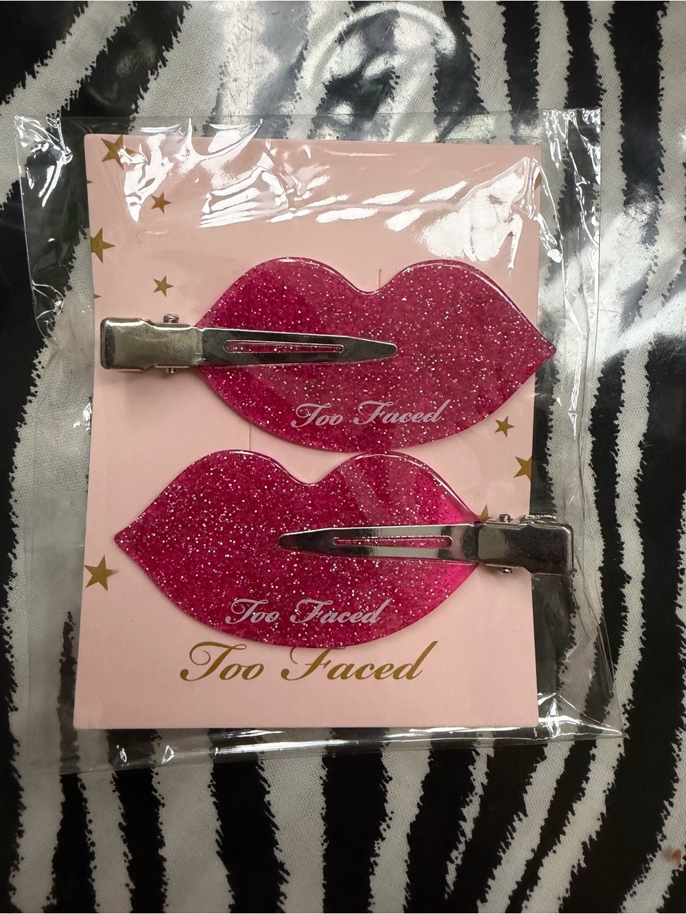 Too Faced Glitter Lip Hair Clips in Hot Pink - Set of 2